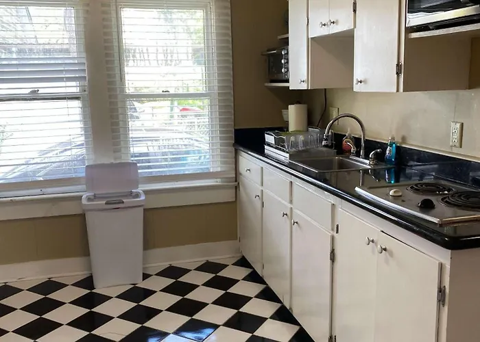 Comfortable Private 1br Retreat Apartment *