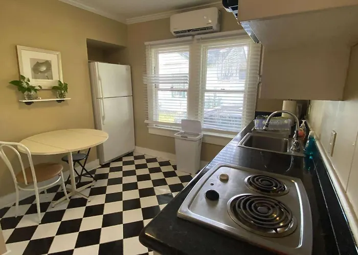 Comfortable Private 1br Retreat Apartment Lafayette